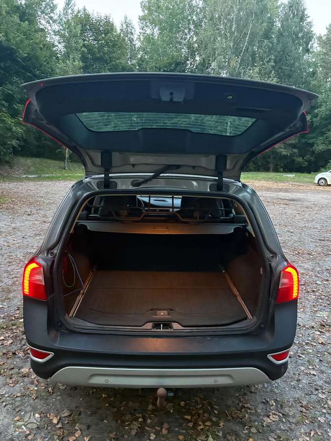 Volvo XC70 2008 — rear view