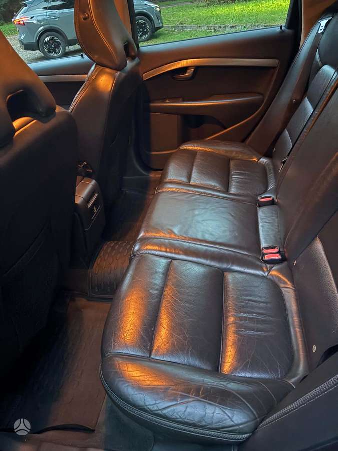 Volvo XC70 2008 — interior