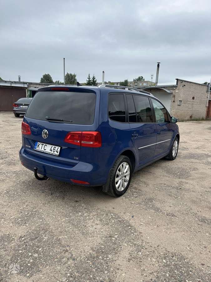 Volkswagen Touran 2011 — photo 7