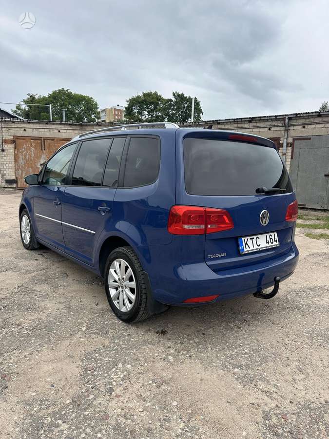 Volkswagen Touran 2011 — photo 8