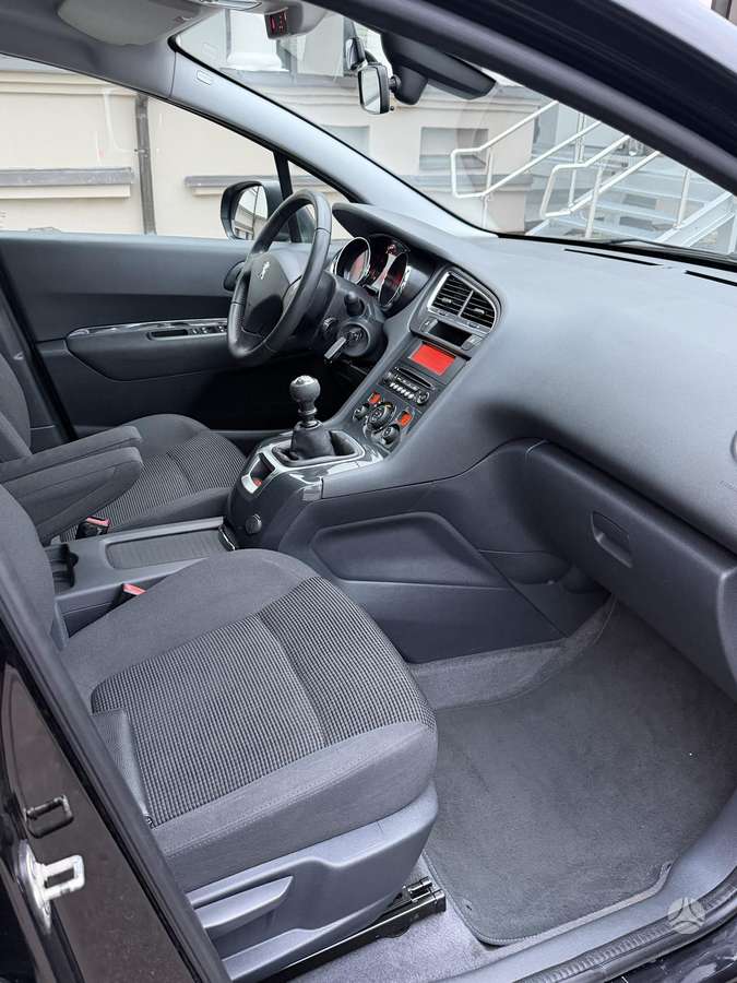 Peugeot 5008 2013 — photo 8