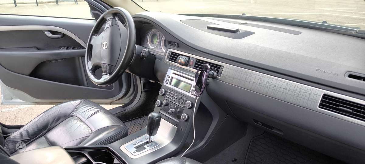 Volvo XC70 2009 — двигун 2400 cm³, 185 HP (136kW)