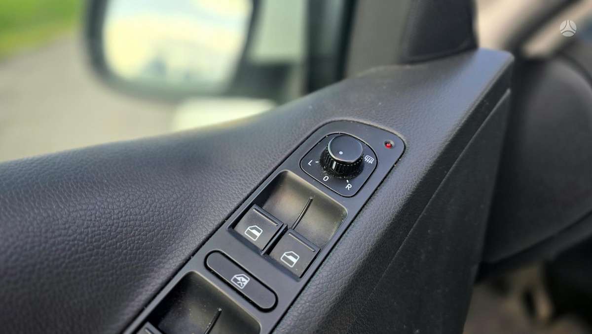 Volkswagen Tiguan 2009 — photo 10
