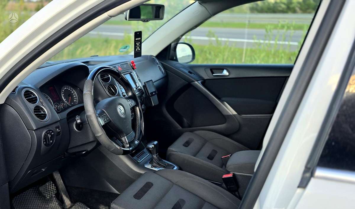 Volkswagen Tiguan 2009 — photo 8