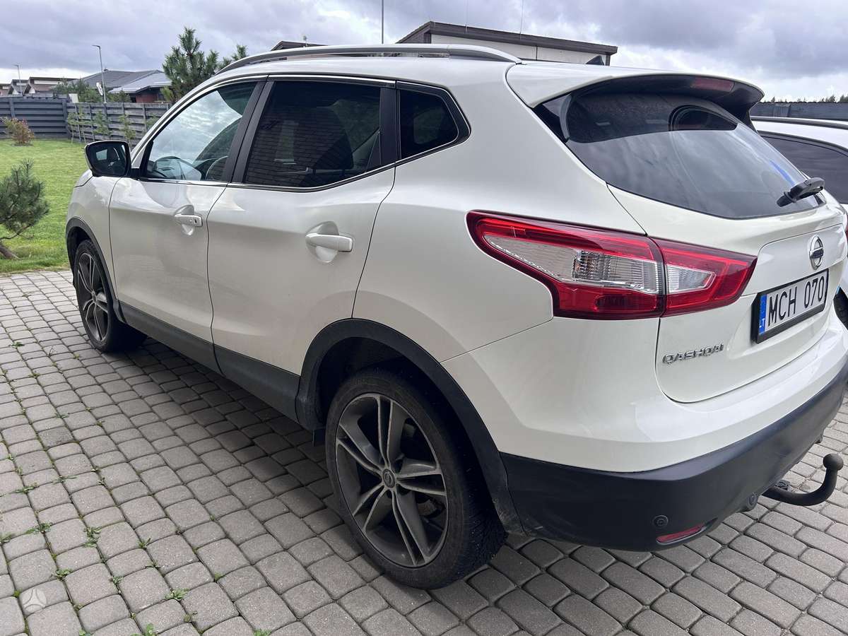 Nissan Qashqai 2014 — interior