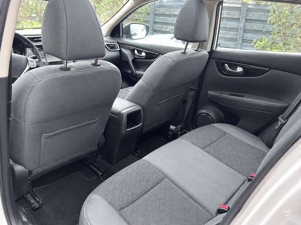 Nissan Qashqai 2014 — engine 1598 cm³, 131 HP (96kW)