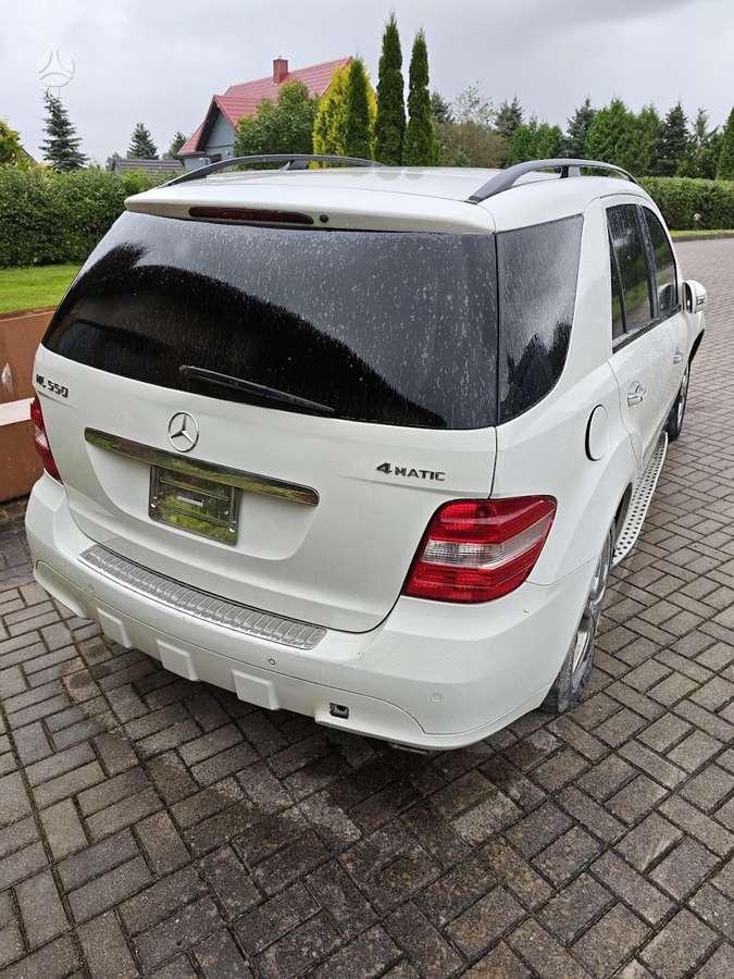 Mercedes-Benz ML550 2008 — rear view