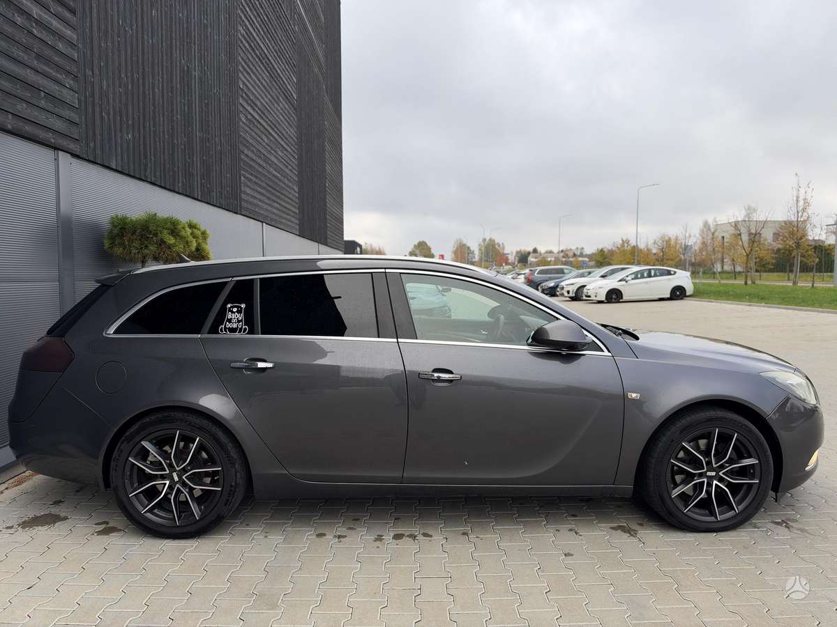 Opel Insignia 2009 — interior