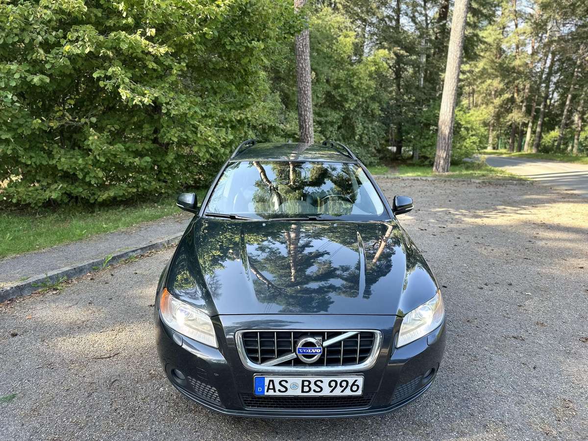 Volvo V70 2012 — салон