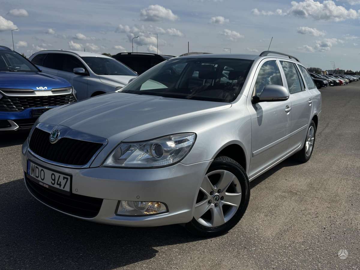 Skoda Octavia 2012 — interior