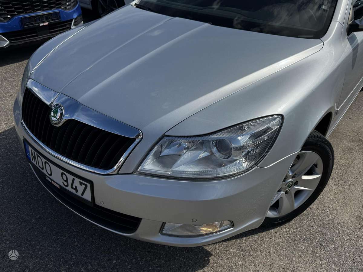 Skoda Octavia 2012 — engine 1598 cm³, 105 HP (77kW)