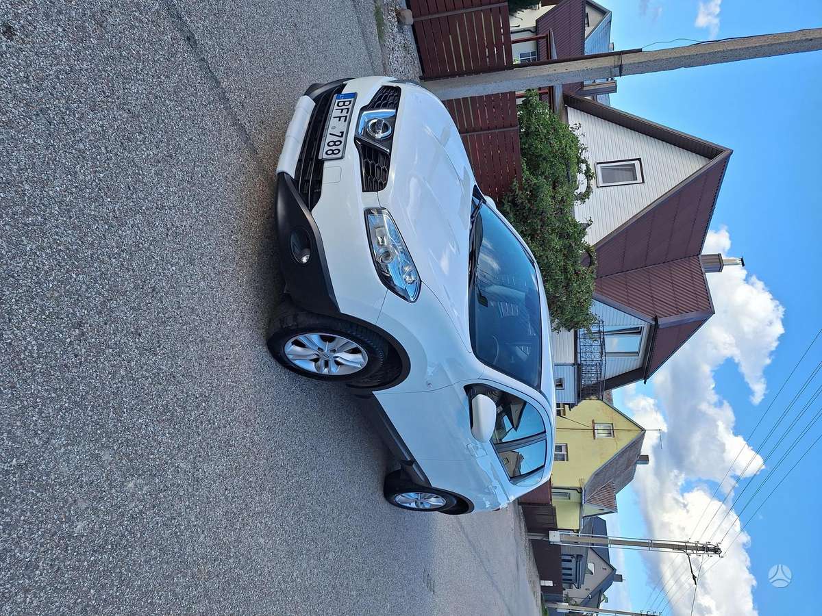 Nissan Qashqai 2013 — engine 1598 cm³, 131 HP (96kW)