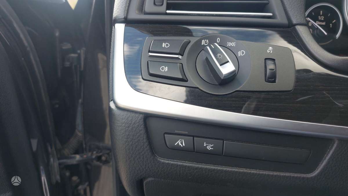 BMW 535 2011 — photo 22