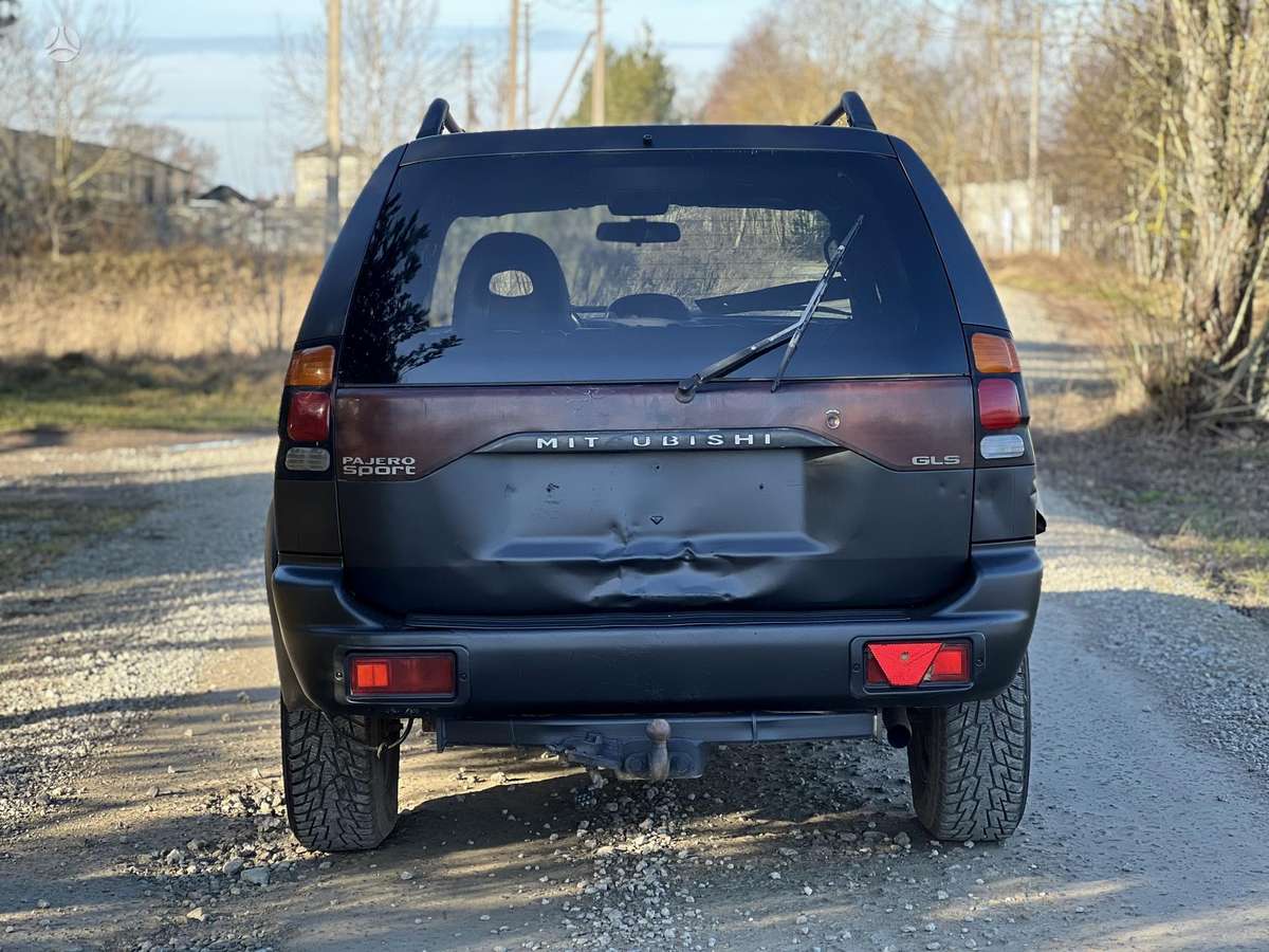 Mitsubishi Pajero 2005 — photo 11