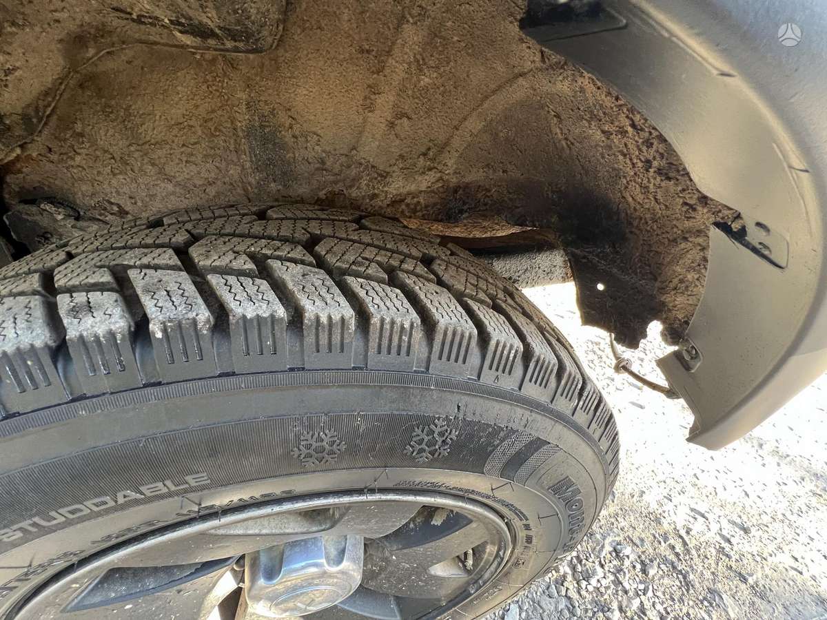 Mitsubishi Pajero 2005 — photo 16