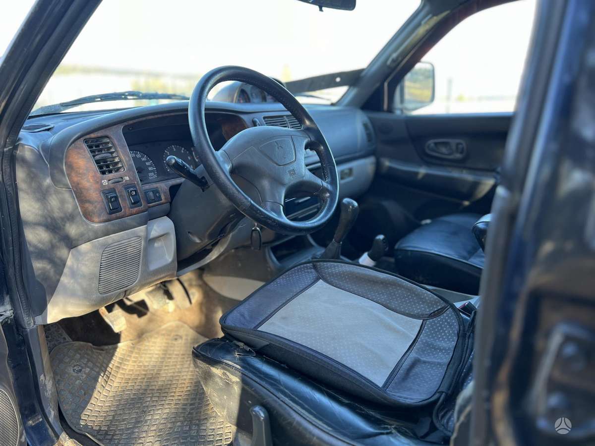 Mitsubishi Pajero 2005 — photo 19