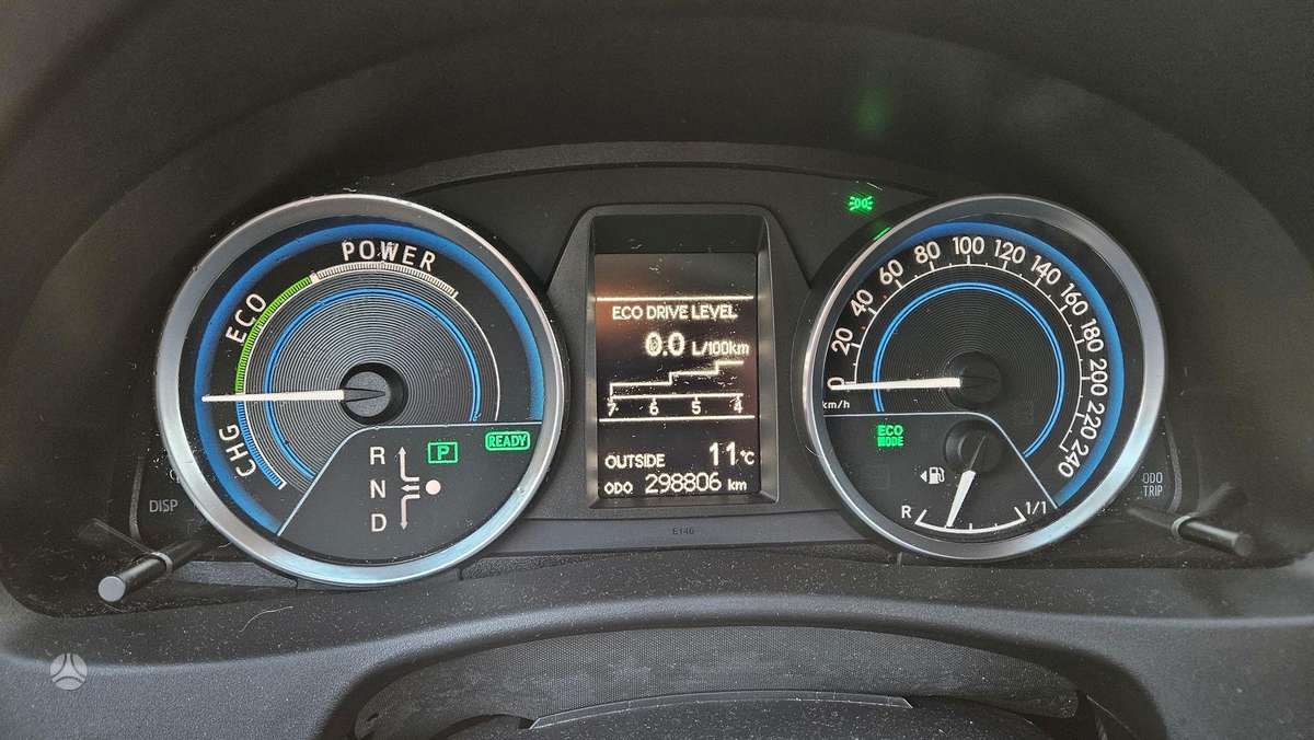 Toyota Auris 2014 — двигун 1798 cm³, 99 HP (73kW)