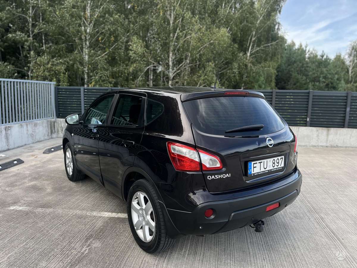 Nissan Qashqai 2012 — engine 1598 cm³, 131 HP (96kW)