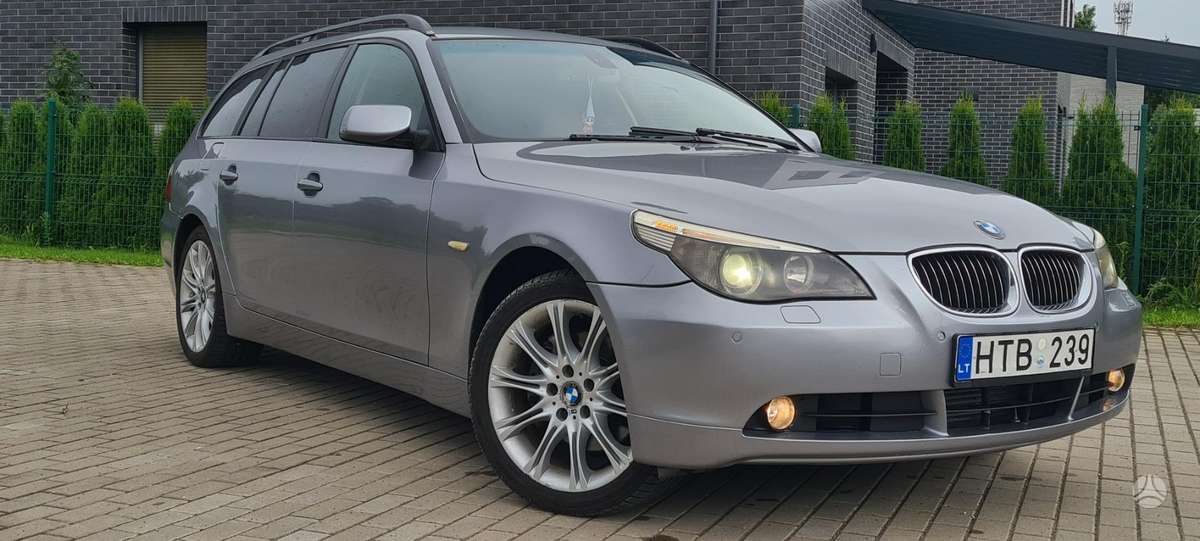 BMW 530 2006 — вигляд ззаду