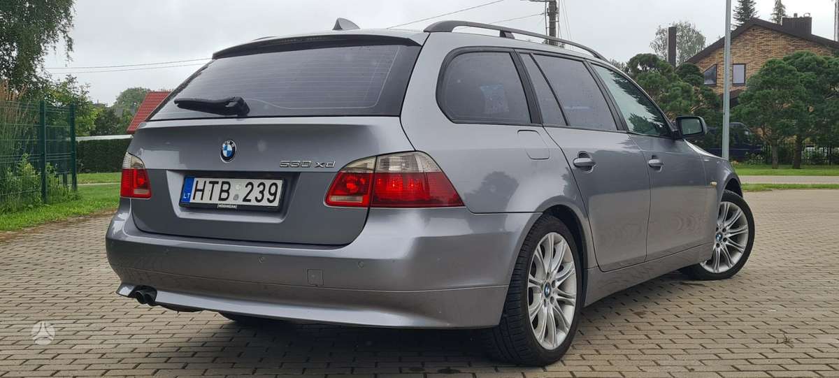 BMW 530 2006 — салон