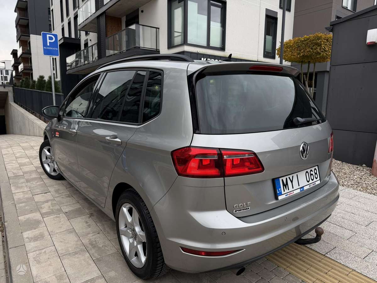 Volkswagen Golf 2014 — rear view