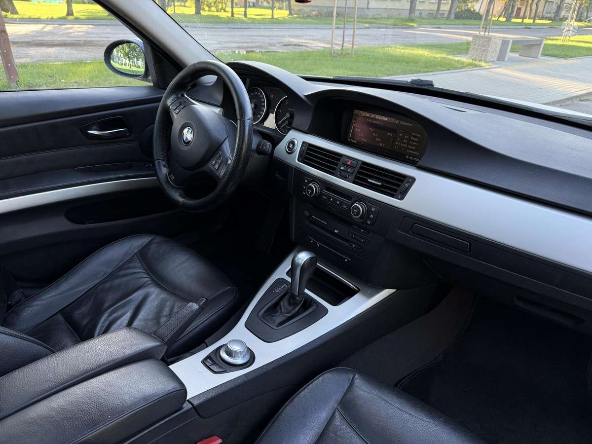 BMW 320 2006 — photo 11