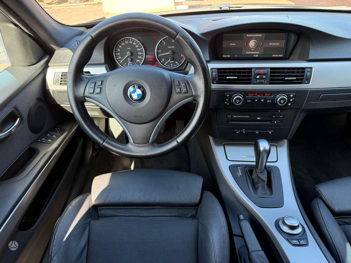 BMW 330 2007 — photo 12