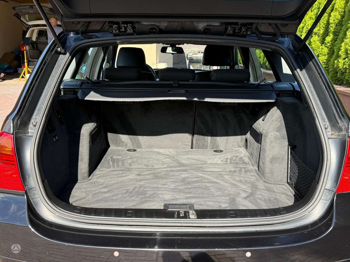 BMW 330 2007 — photo 9