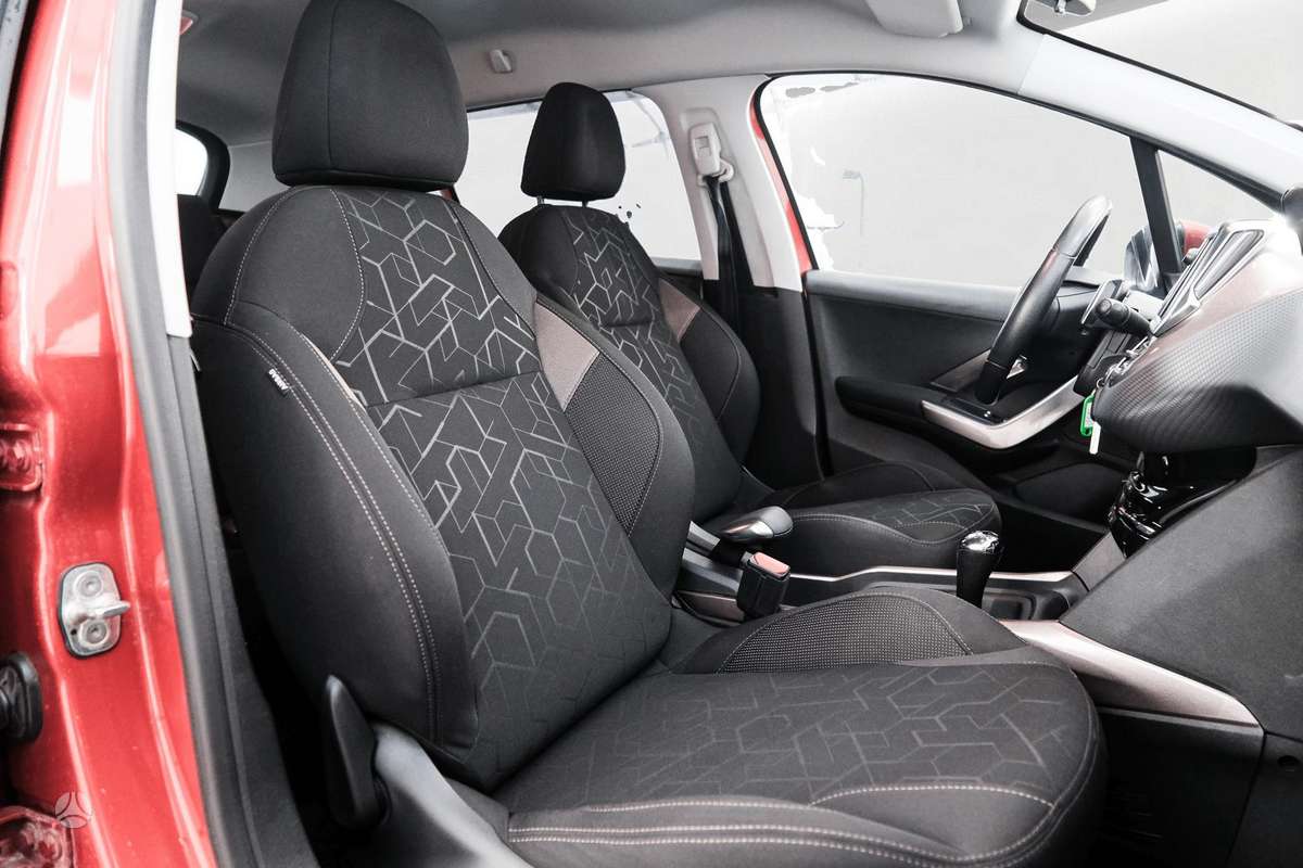 Peugeot 2008 2014 — photo 11