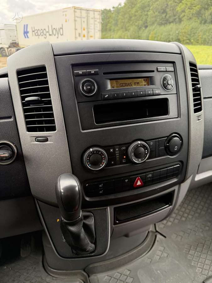 Mercedes-Benz Sprinter 2009 — photo 11