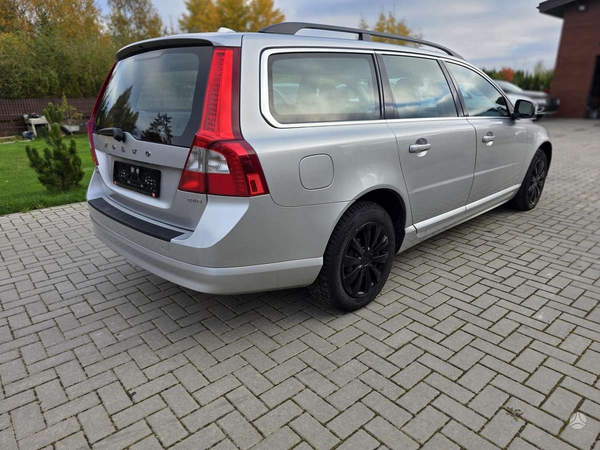 Volvo V70 2010 — photo 5