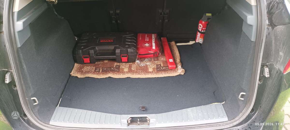 Ford C-MAX 2012 — photo 10
