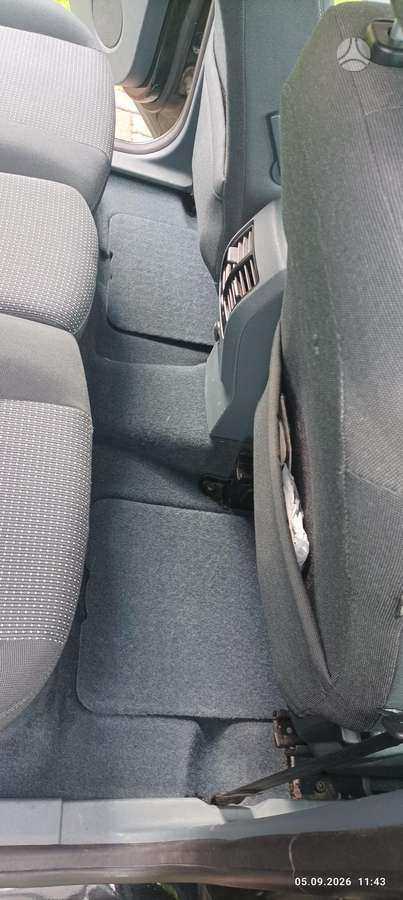 Ford C-MAX 2012 — photo 11