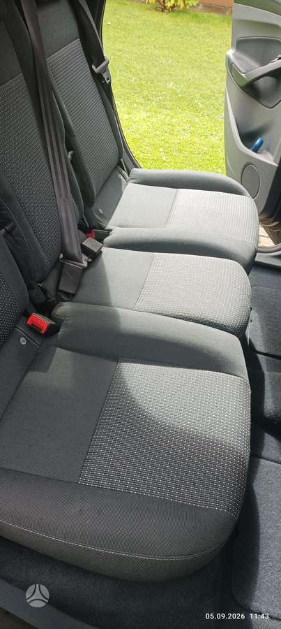 Ford C-MAX 2012 — photo 12