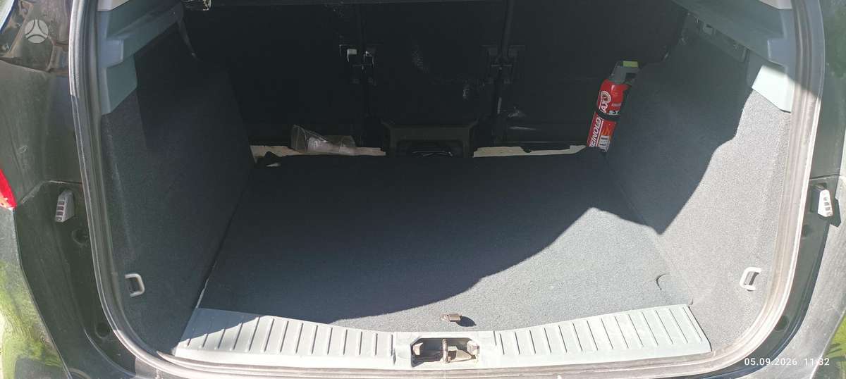 Ford C-MAX 2012 — photo 16