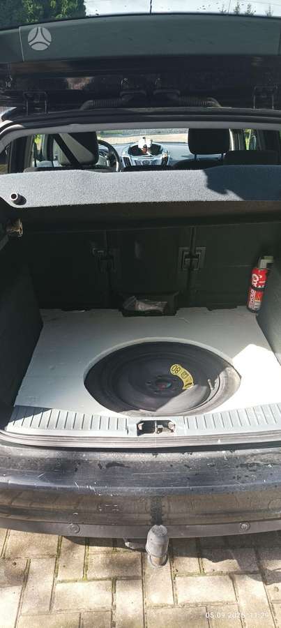 Ford C-MAX 2012 — photo 17