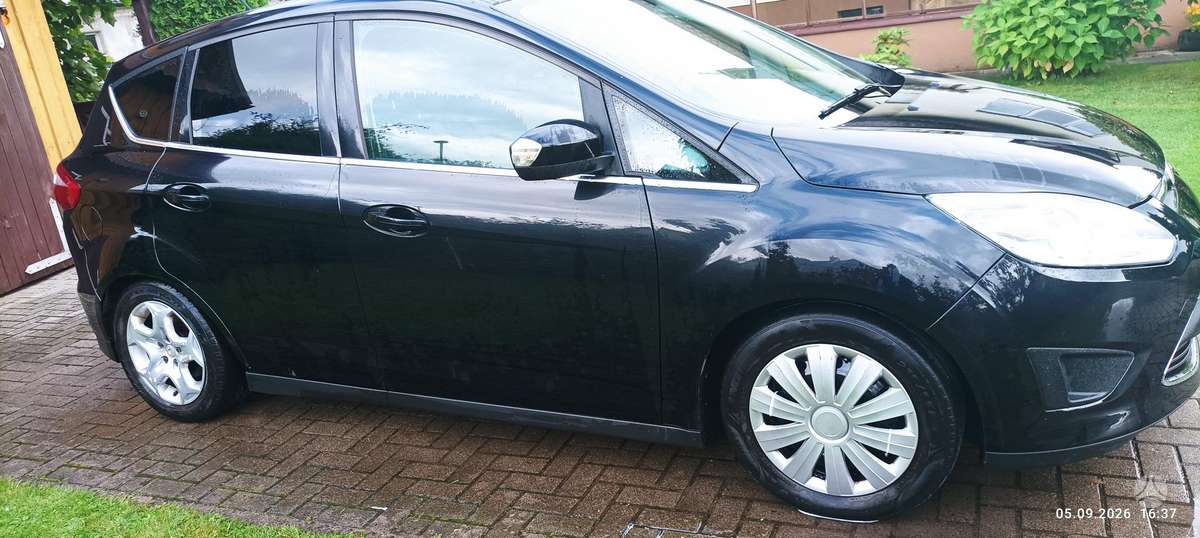 Ford C-MAX 2012 — rear view