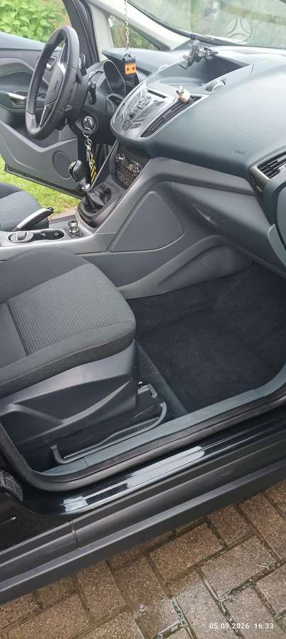 Ford C-MAX 2012 — photo 9