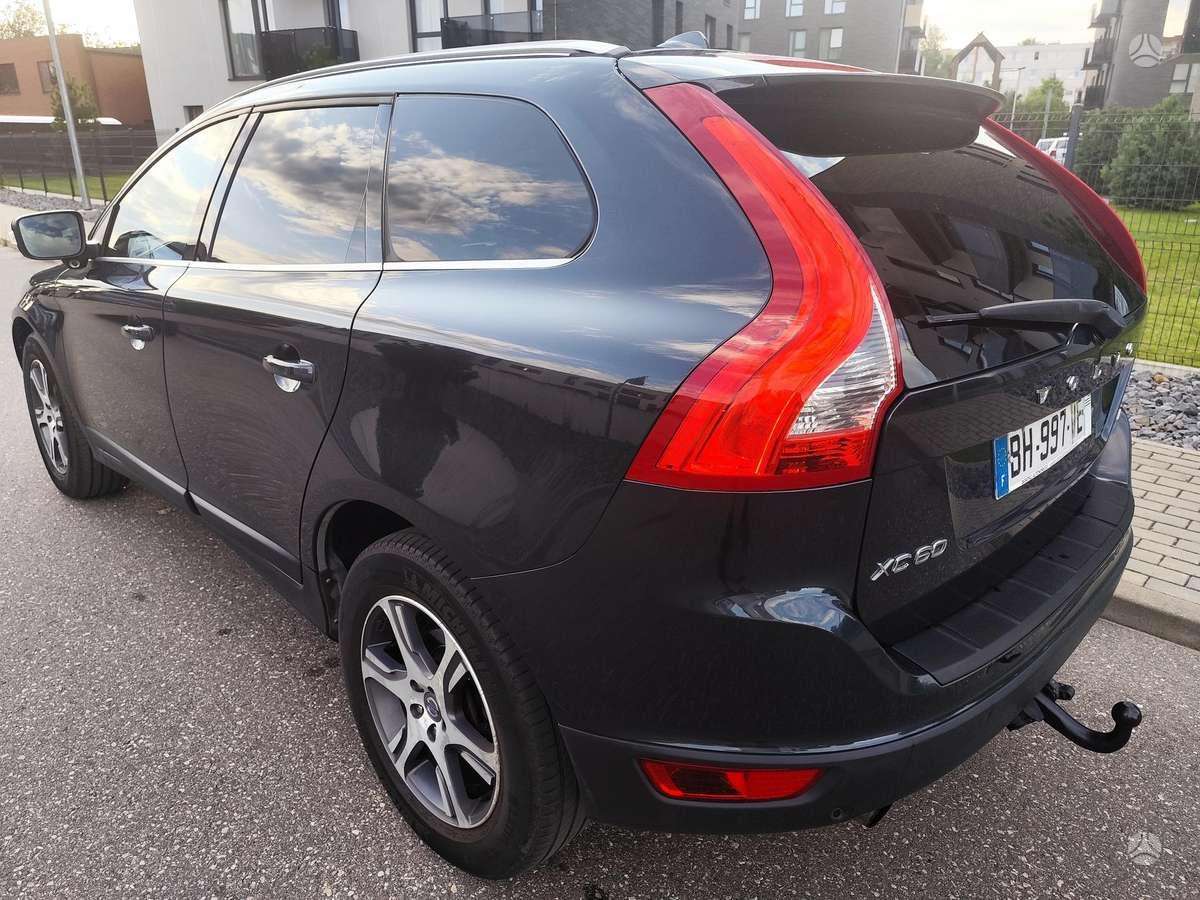 Volvo XC60 2010 — двигун 2000 cm³, 163 HP (120kW)