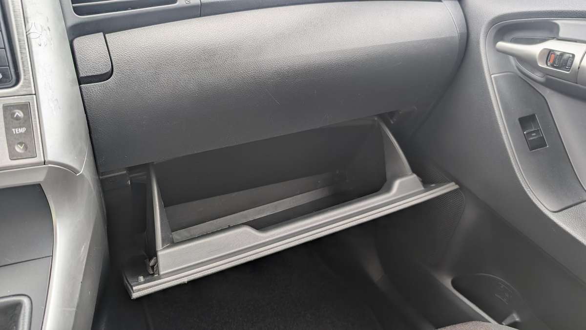 Toyota Verso 2011 — photo 11