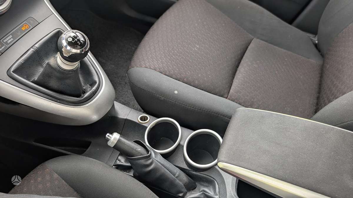 Toyota Verso 2011 — photo 15