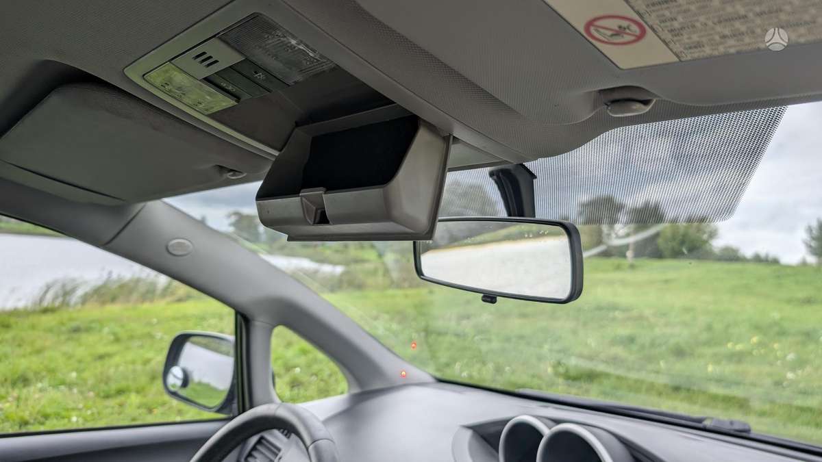 Toyota Verso 2011 — photo 18