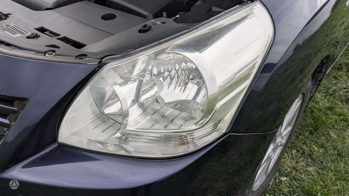 Toyota Verso 2011 — photo 30