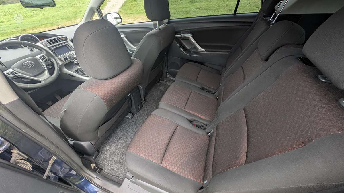 Toyota Verso 2011 — photo 7