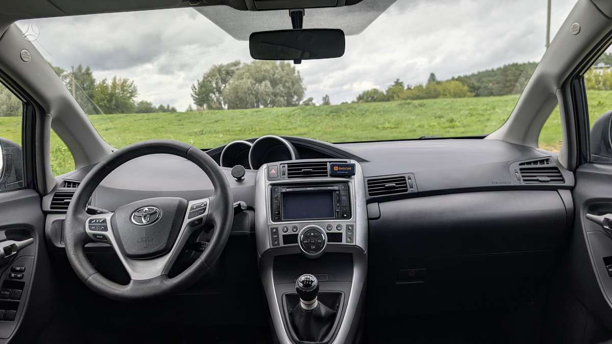 Toyota Verso 2011 — photo 8
