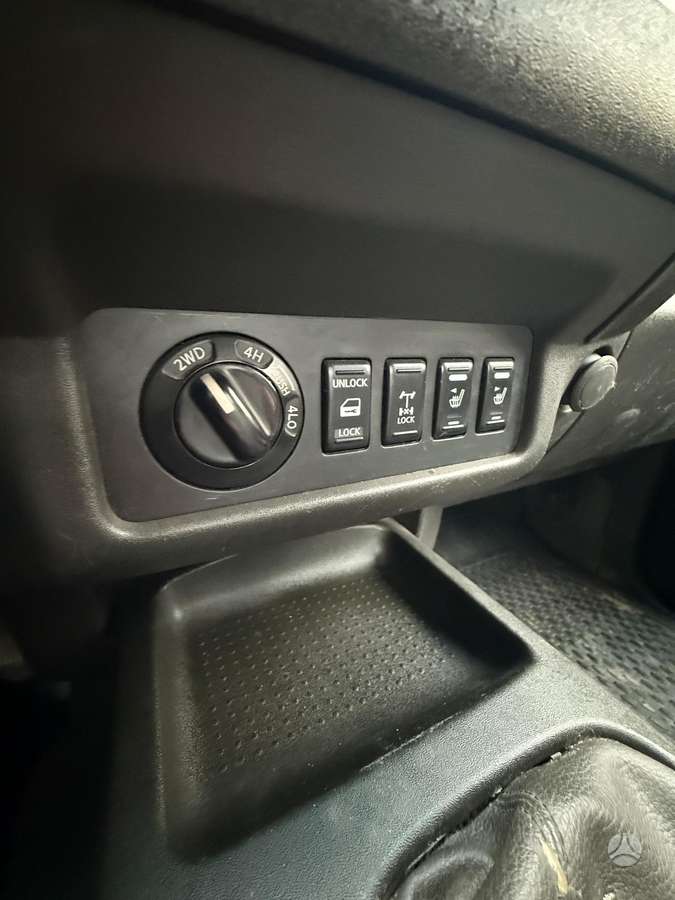 Nissan Navara 2007 — photo 9