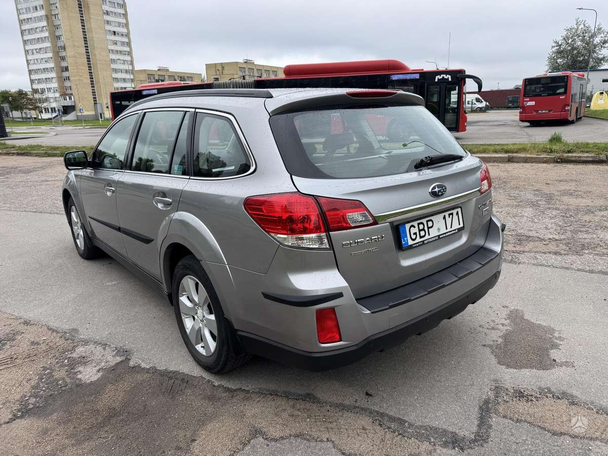 Subaru Outback 2012 — engine 1998 cm³, 150 HP (110kW)