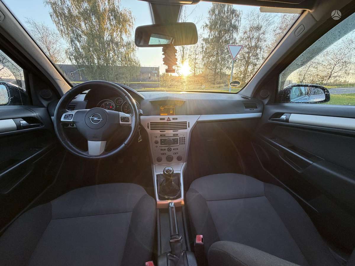 Opel Astra 2008 — photo 8