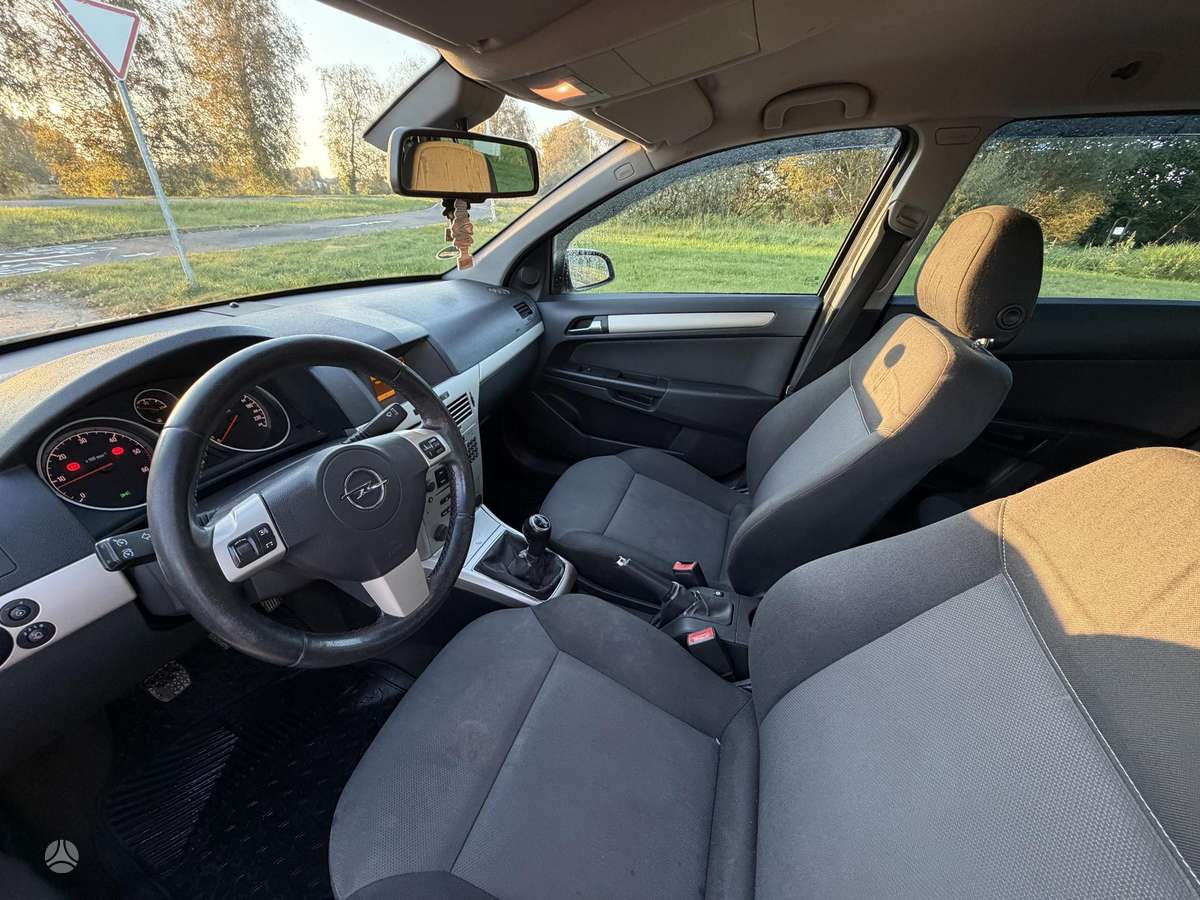 Opel Astra 2008 — photo 9