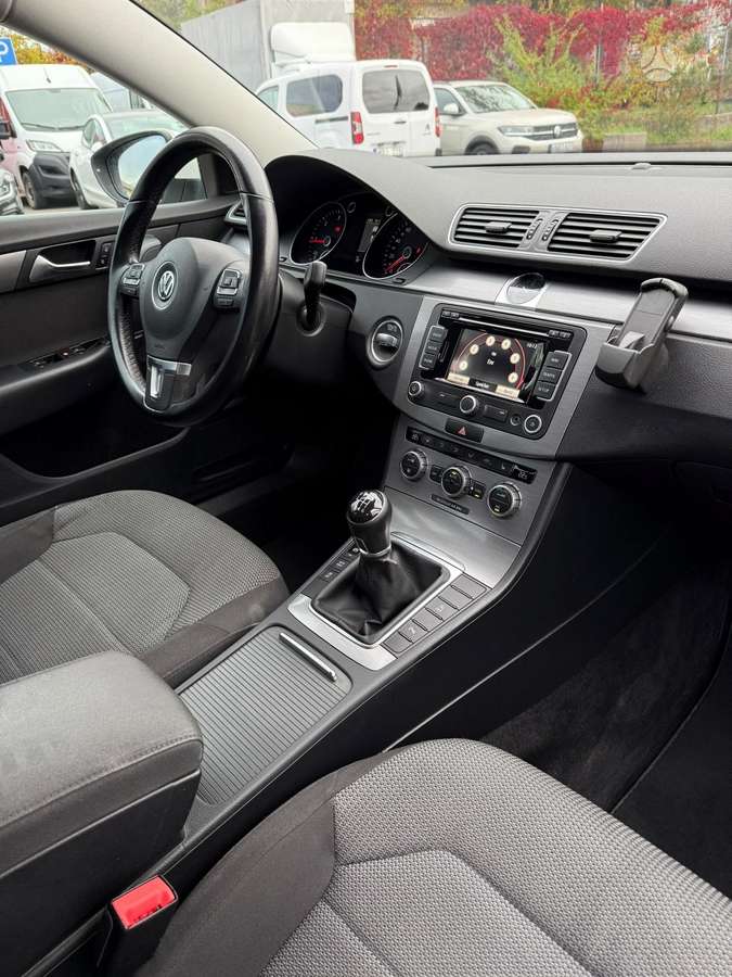 Volkswagen Passat 2014 — photo 19